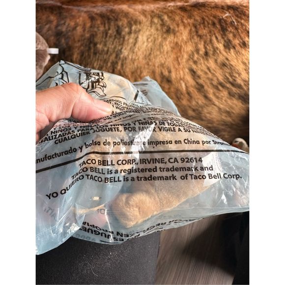 Taco Bell singing chihuahua vintage in original packaging singing “Chances Are” - Picture 6 of 6